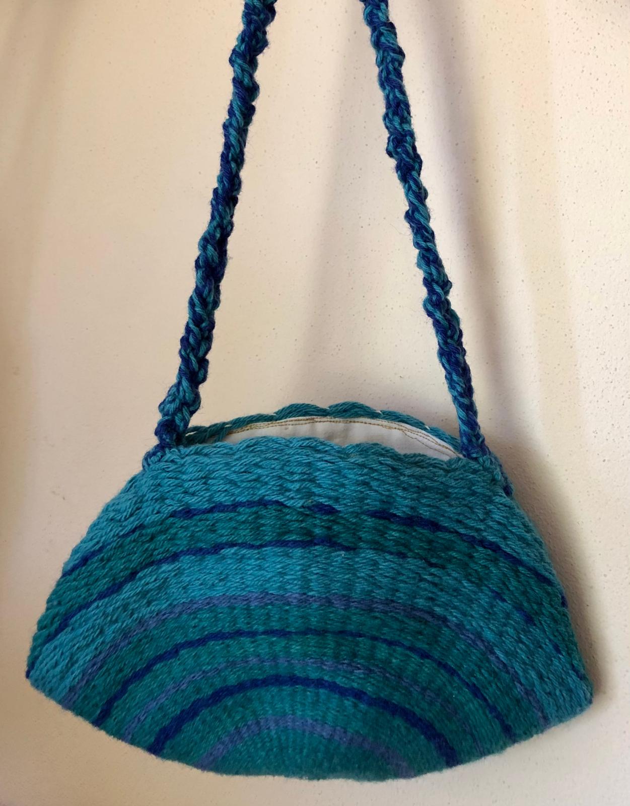 Bolsa Meia-Lua Azul